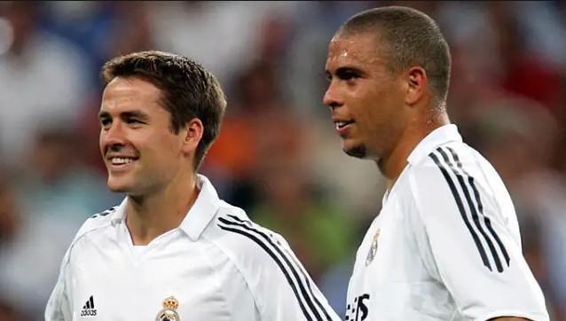 场边交流堪 场边交流堪